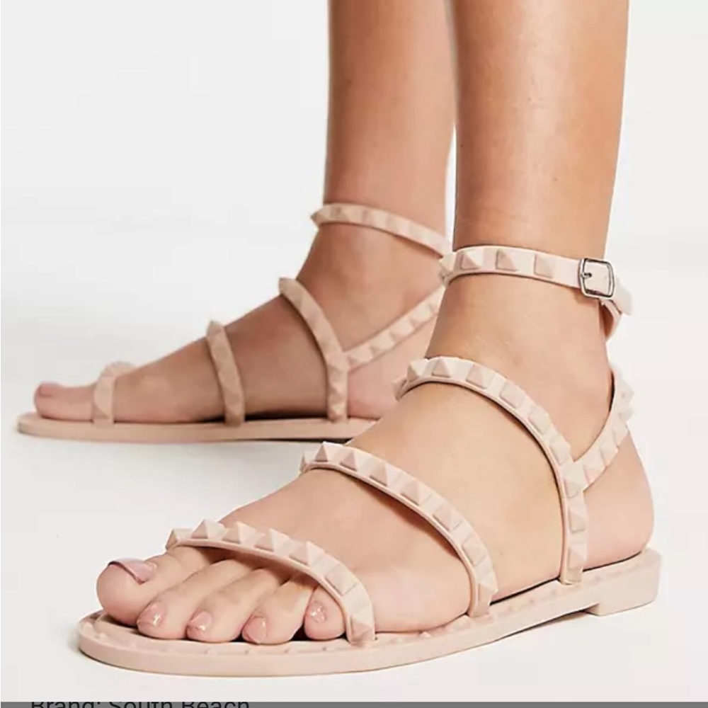 Steve Madden nude sandals, never worn, size 8
